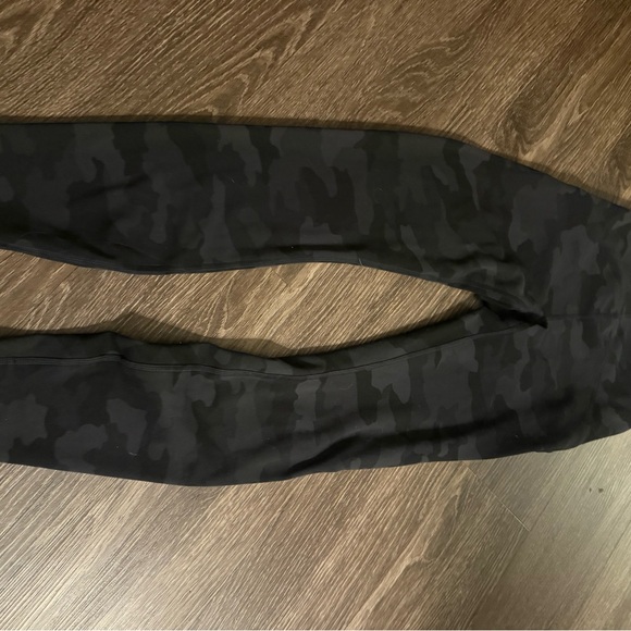 Lululemon Athletica Black Camouflage Leggings - Picture 2 of 4